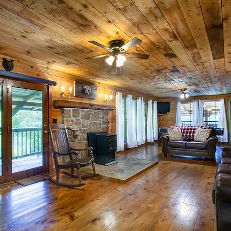 Forest Home Hot Tub Fire Pit Pool Table Pigeon Forge Exterior foto