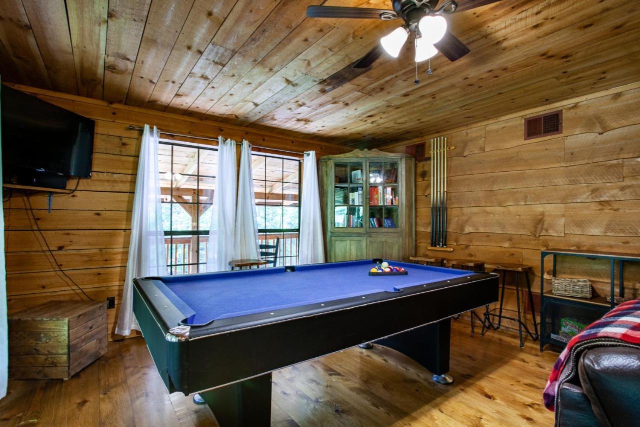 Forest Home Hot Tub Fire Pit Pool Table Pigeon Forge Exterior foto